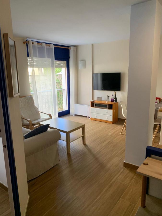 Cosy Apartment In L Escala, 7 Mins Walk To The Closest Beach, Riells L' Escala Esterno foto